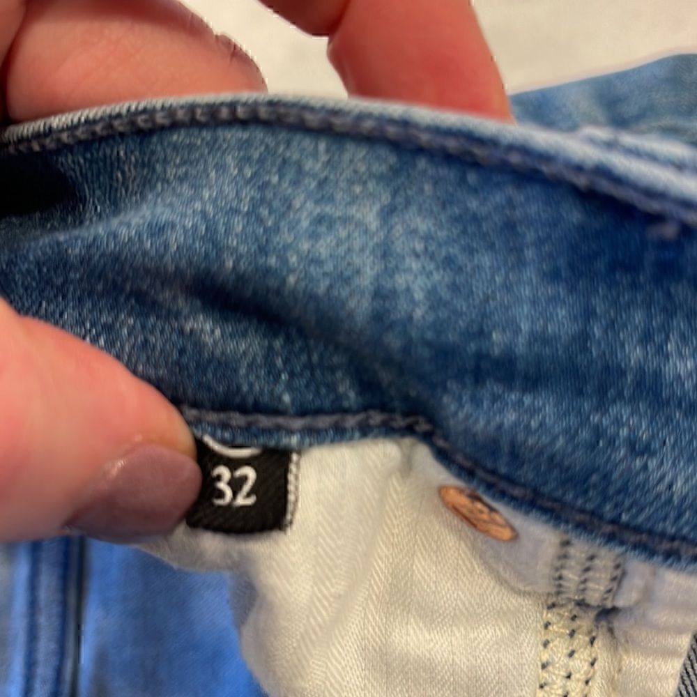 7 for all mankind Josephine skinny boyfriend, size 32 high waisted soft fabric. - Picture 8 of 11